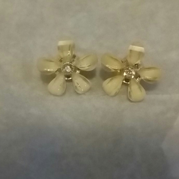 Flower earrings - Picture 1 of 2